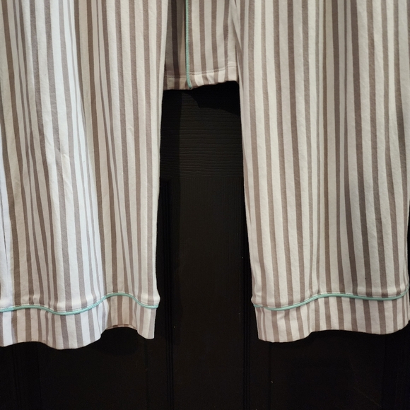 BedHead Pajamas Long-Sleeve Grey Striped Classic PJ Set in Mid Grey Stripe - Picture 14 of 16